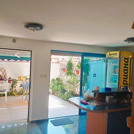 Lira Sto Apartments Pomorie Eksteriør bilde