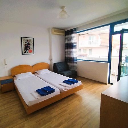 Lira Sto Apartments Pomorie Eksteriør bilde