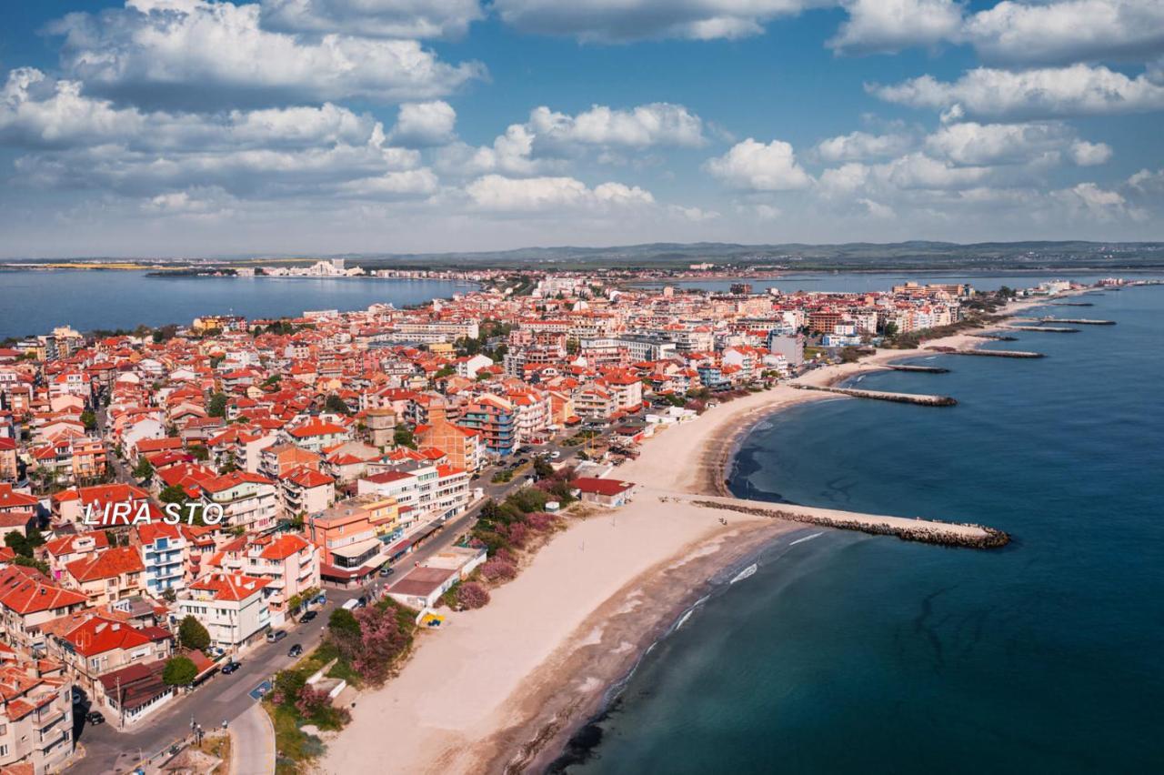Lira Sto Apartments Pomorie Eksteriør bilde