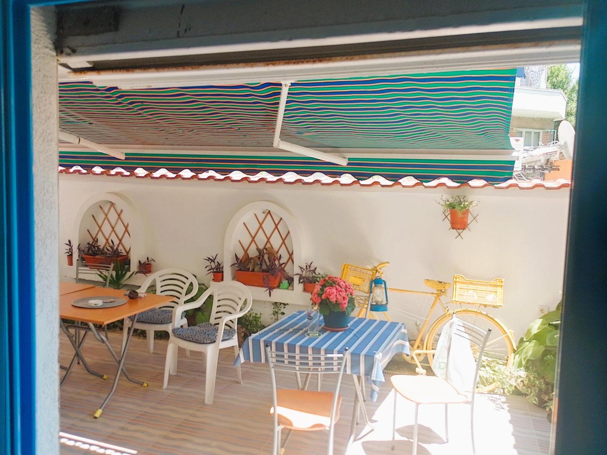 Lira Sto Apartments Pomorie Eksteriør bilde