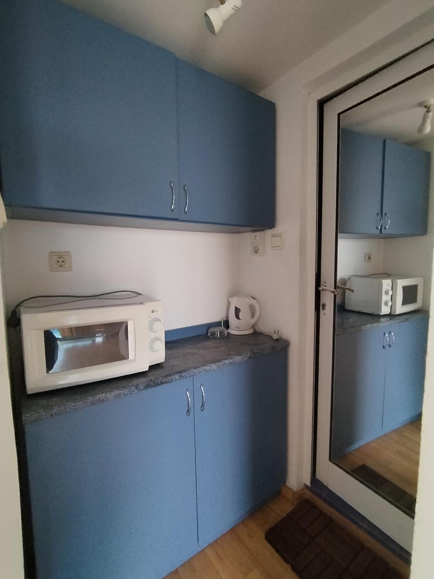 Lira Sto Apartments Pomorie Eksteriør bilde