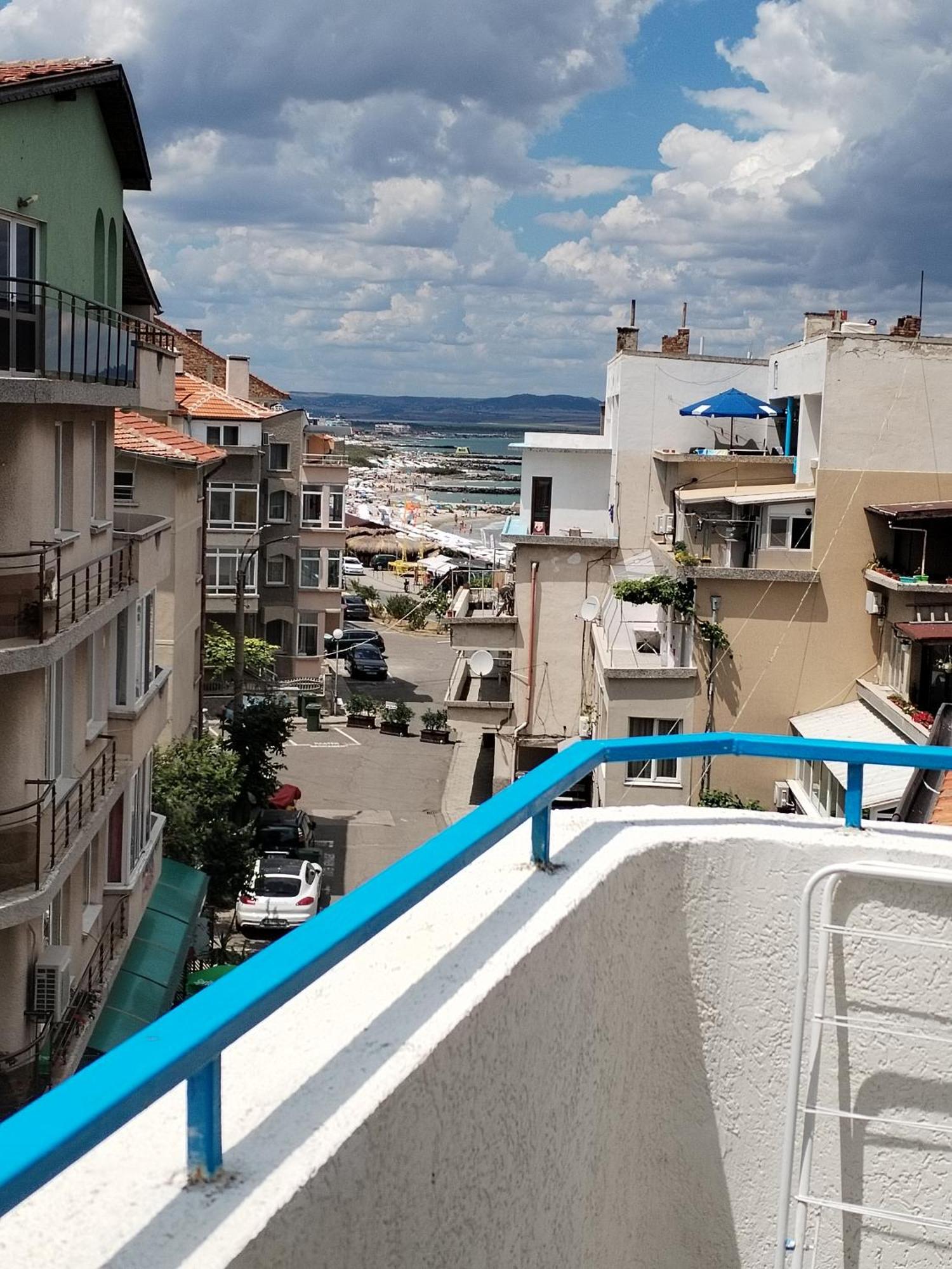 Lira Sto Apartments Pomorie Eksteriør bilde