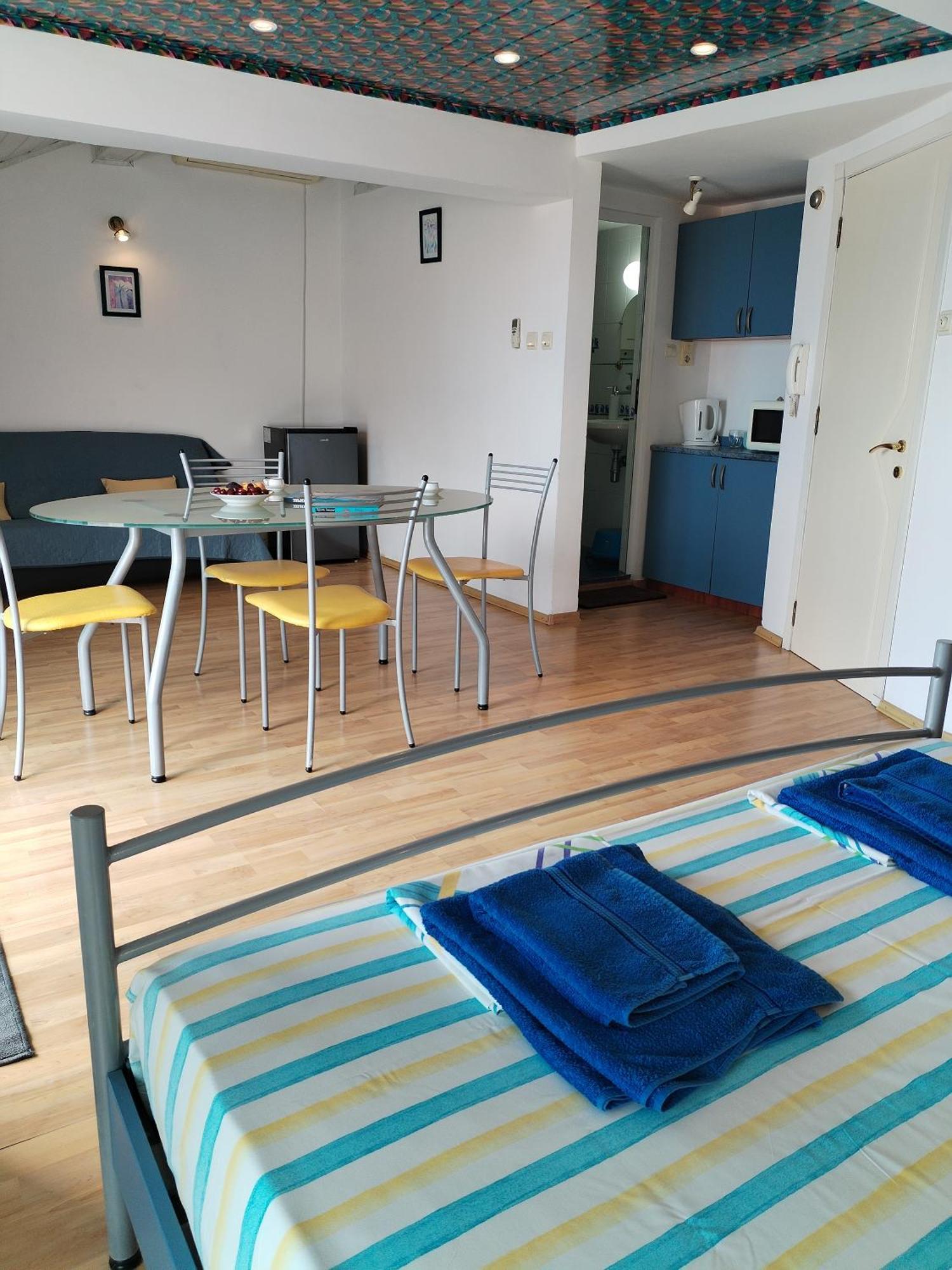 Lira Sto Apartments Pomorie Eksteriør bilde