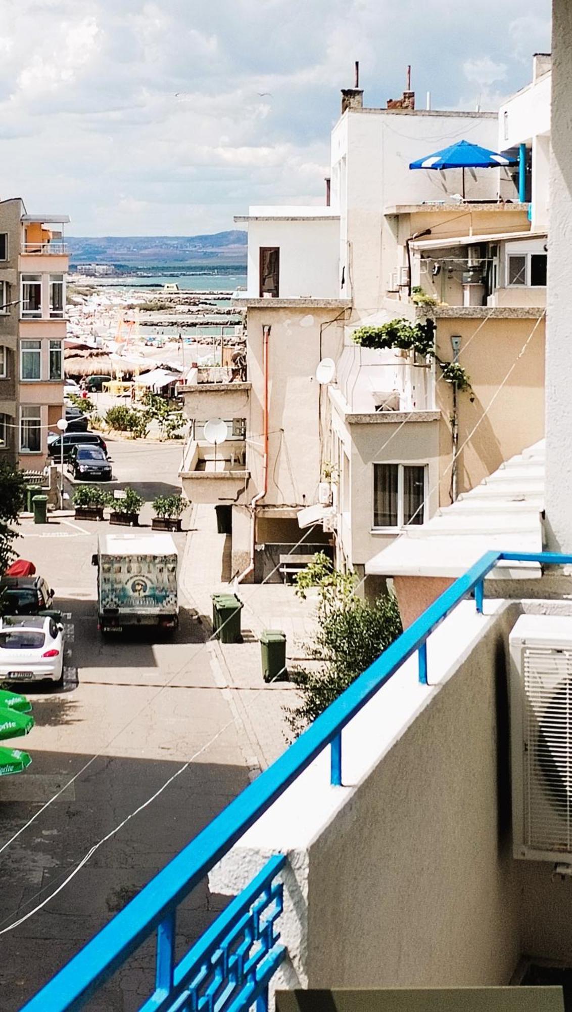 Lira Sto Apartments Pomorie Eksteriør bilde