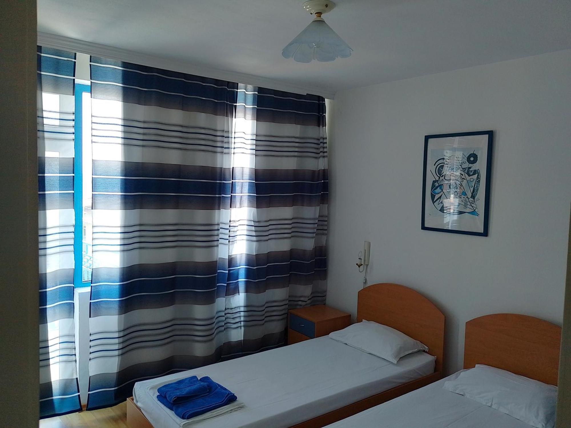 Lira Sto Apartments Pomorie Eksteriør bilde