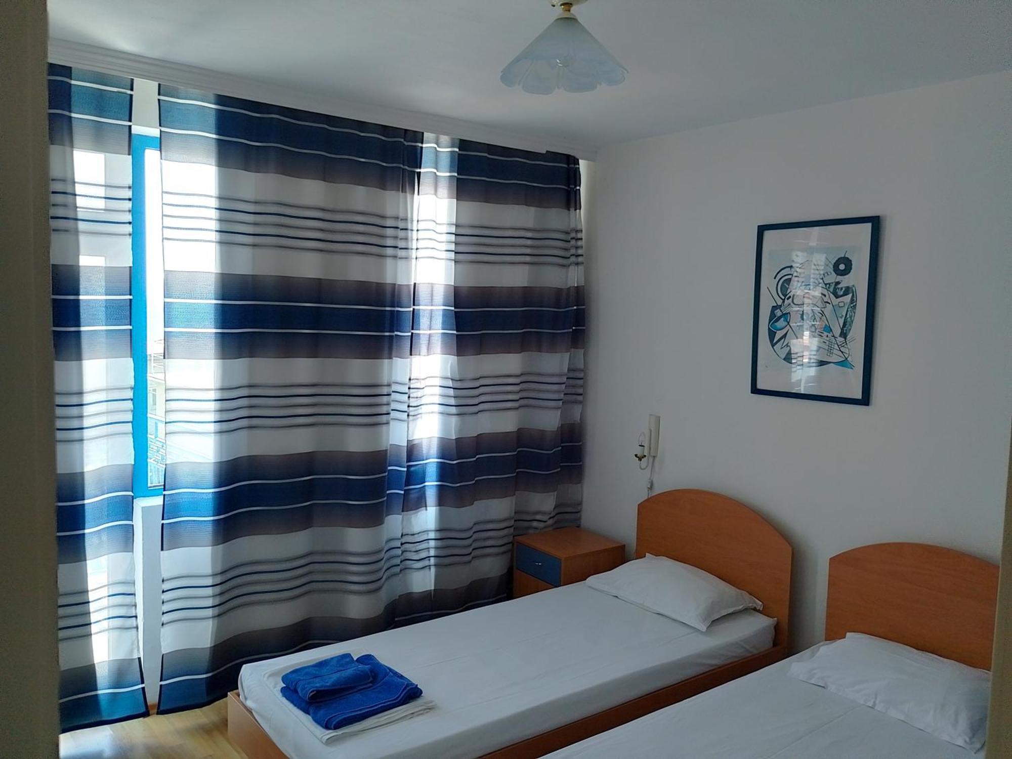 Lira Sto Apartments Pomorie Eksteriør bilde