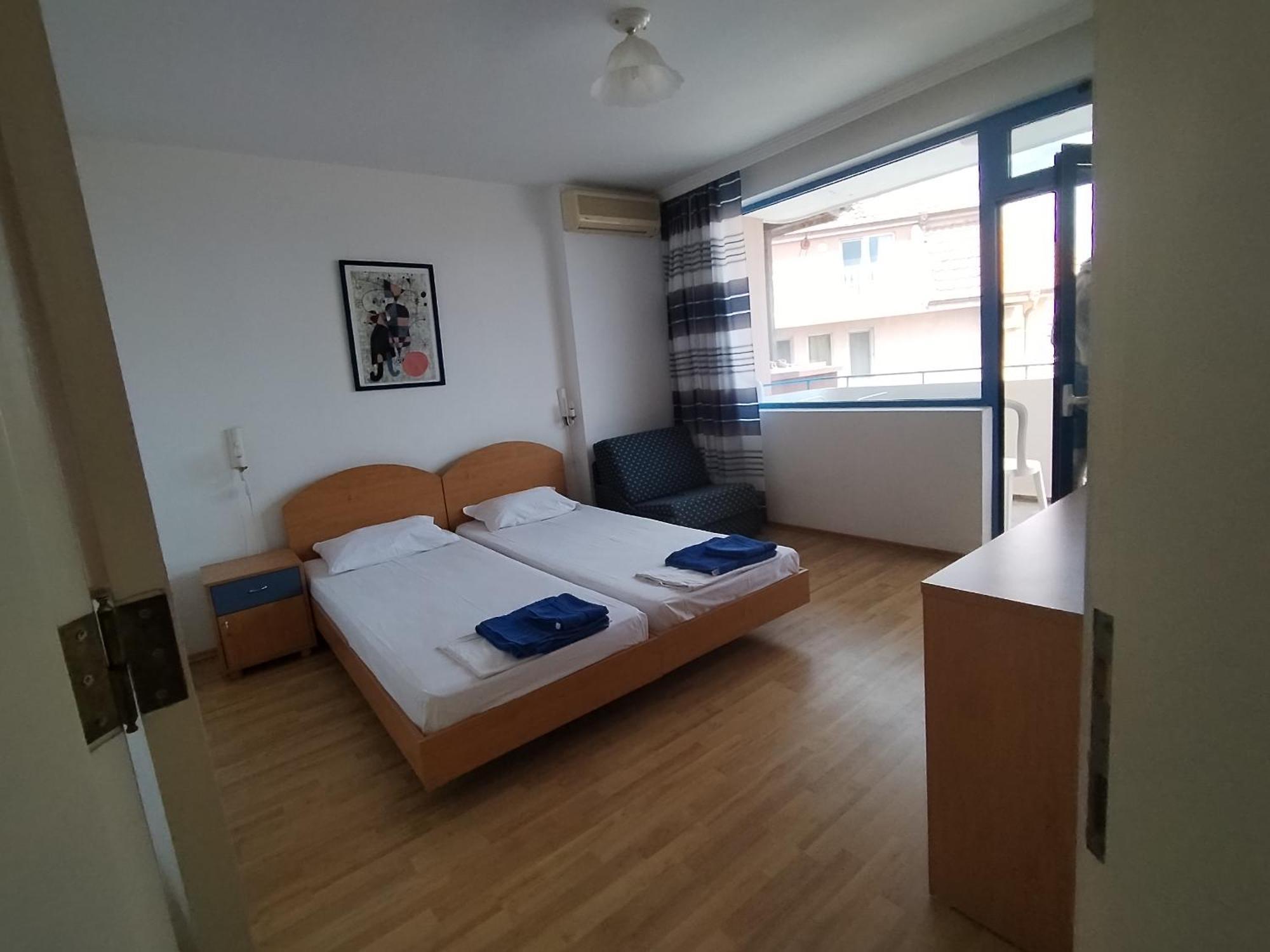 Lira Sto Apartments Pomorie Eksteriør bilde