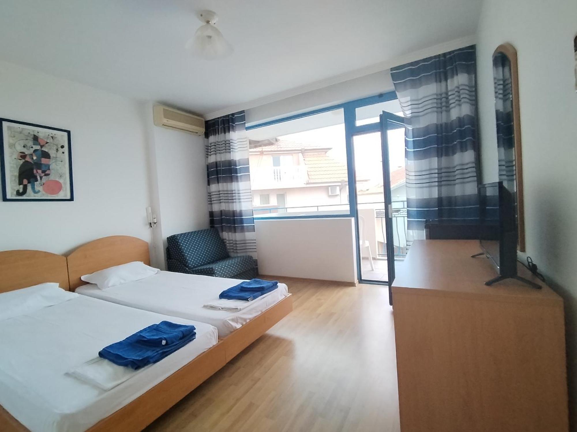 Lira Sto Apartments Pomorie Eksteriør bilde