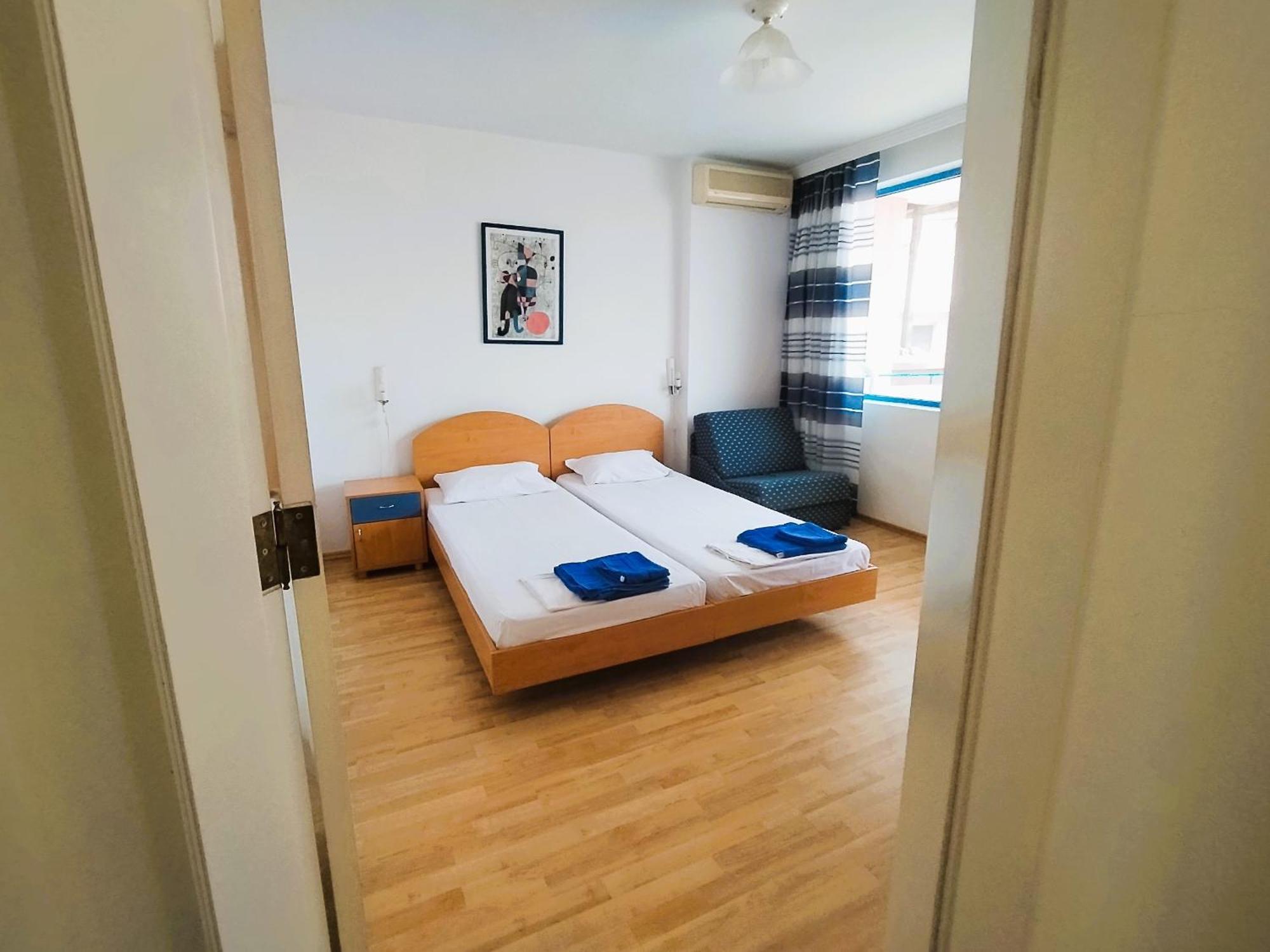 Lira Sto Apartments Pomorie Eksteriør bilde