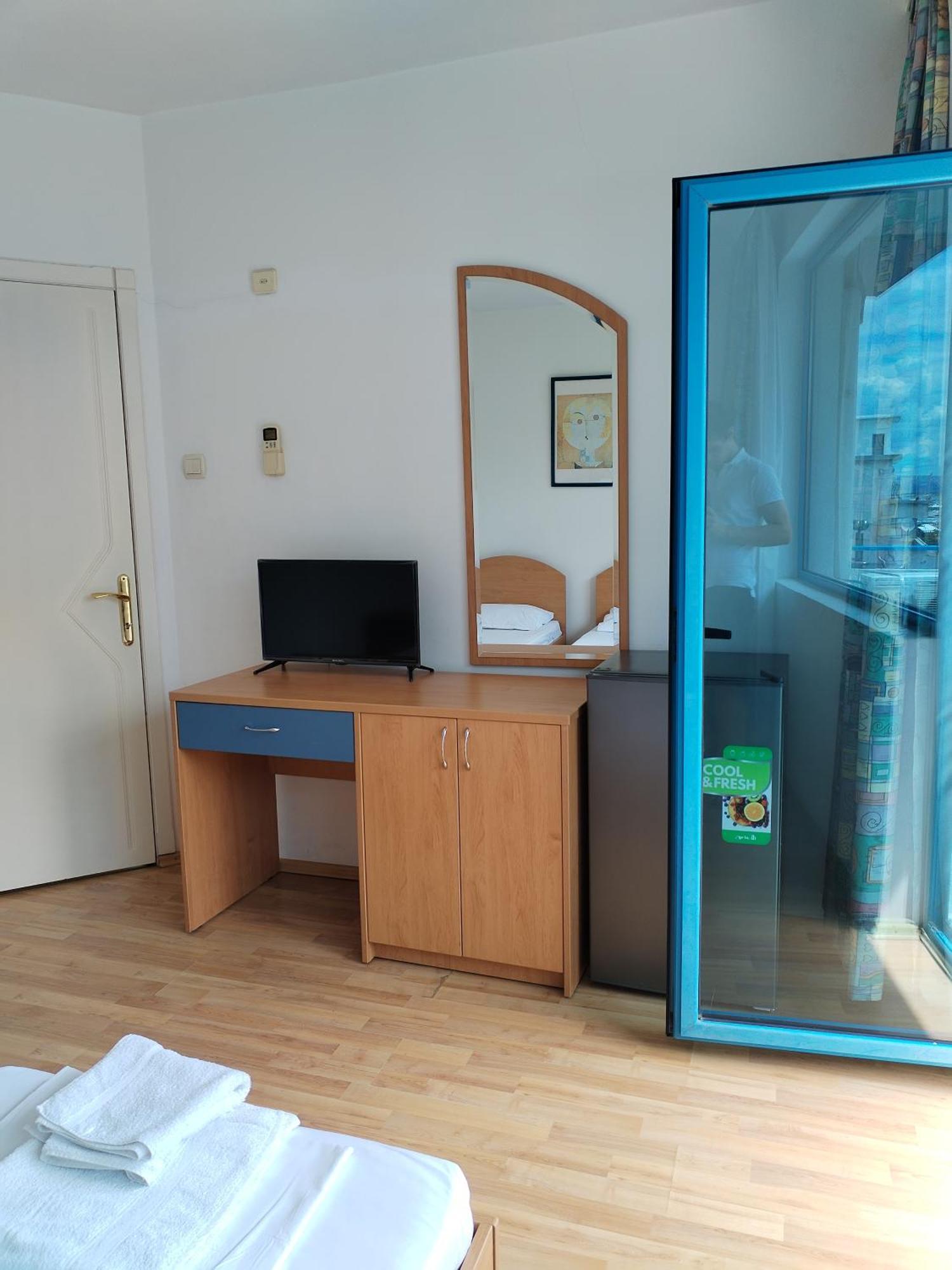 Lira Sto Apartments Pomorie Eksteriør bilde