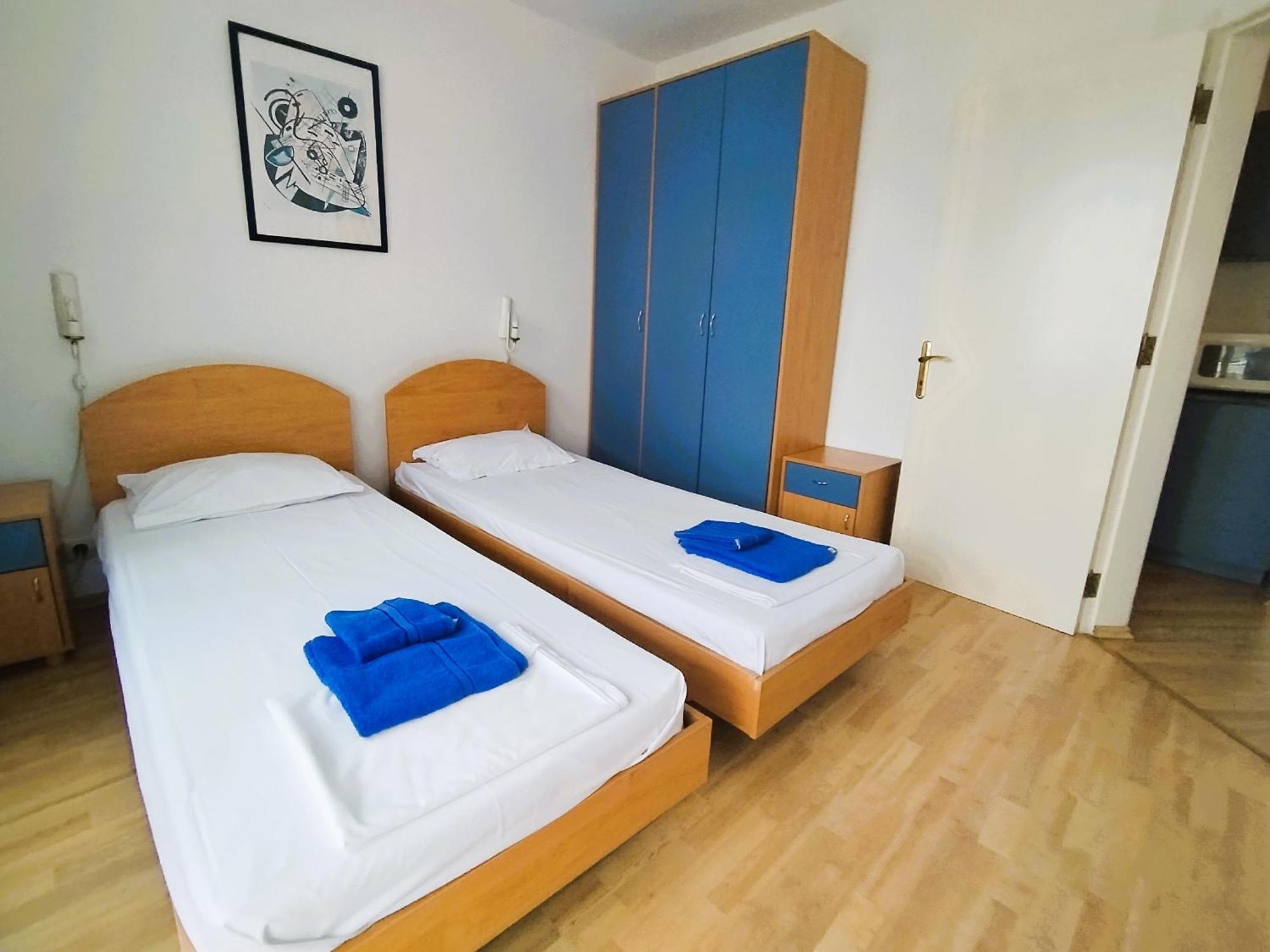 Lira Sto Apartments Pomorie Eksteriør bilde