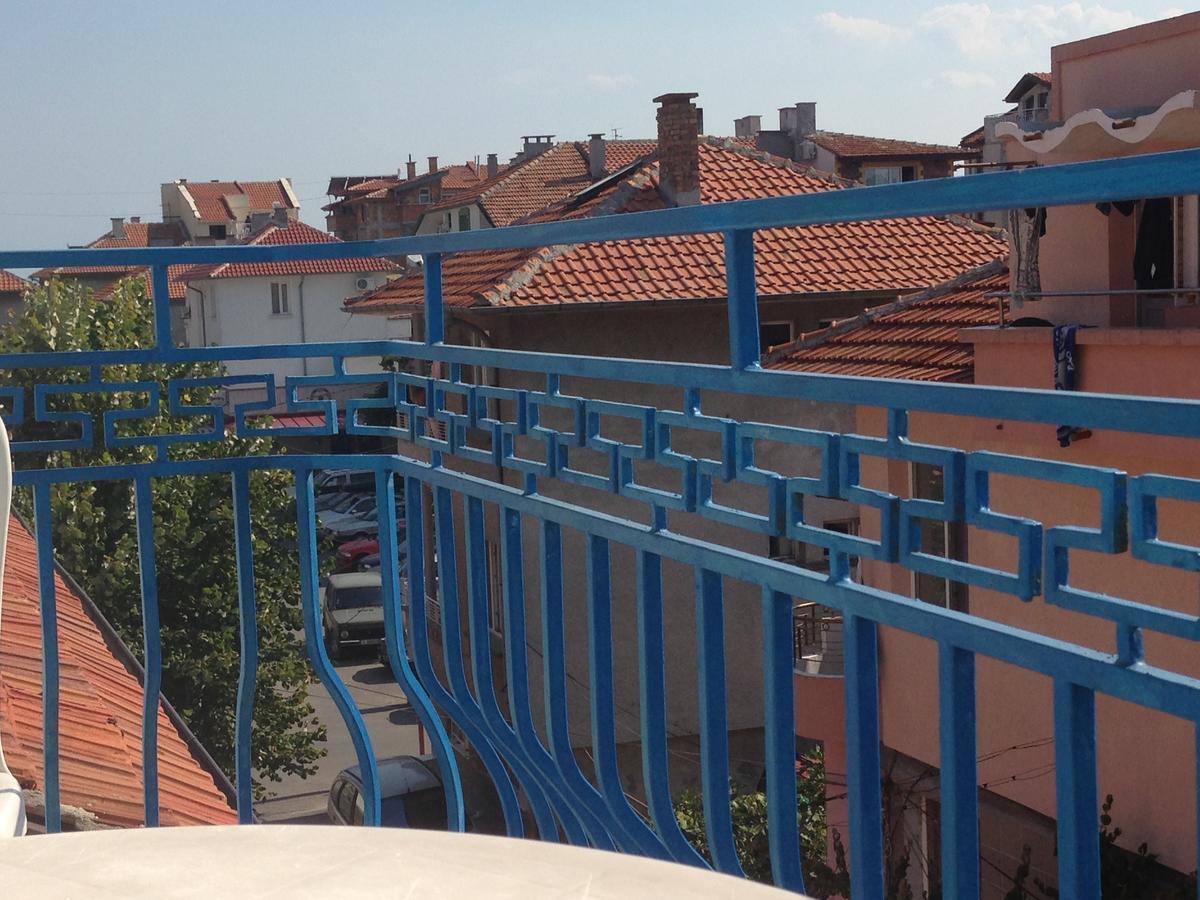 Lira Sto Apartments Pomorie Eksteriør bilde