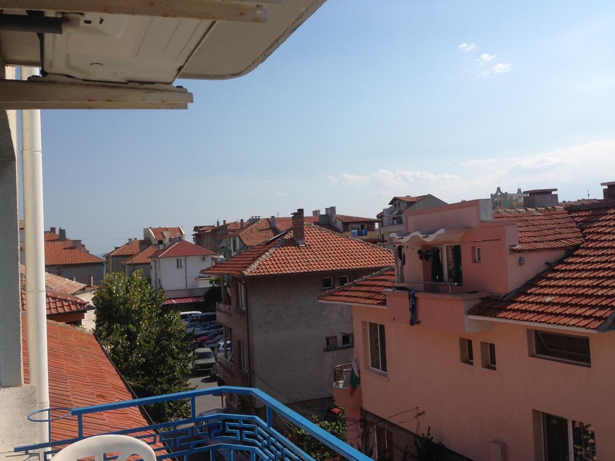 Lira Sto Apartments Pomorie Eksteriør bilde