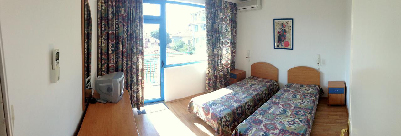 Lira Sto Apartments Pomorie Eksteriør bilde