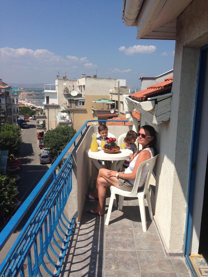 Lira Sto Apartments Pomorie Eksteriør bilde