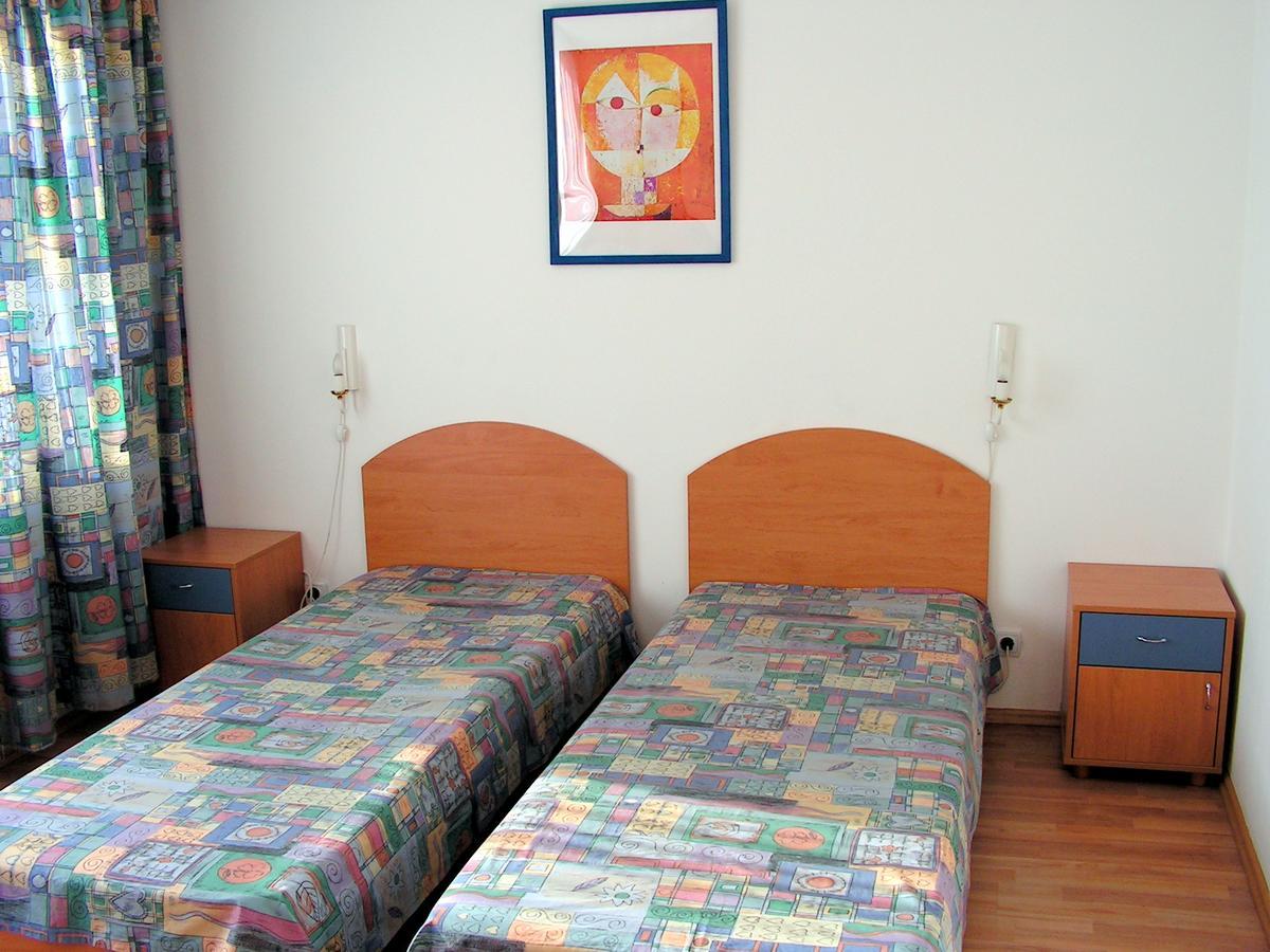 Lira Sto Apartments Pomorie Eksteriør bilde